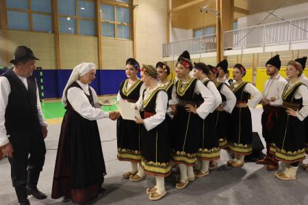 11. MEDNARODNI FOLKLORNI FESTIVAL RAKEK 04 FOTO LJUBO VUKELIČ